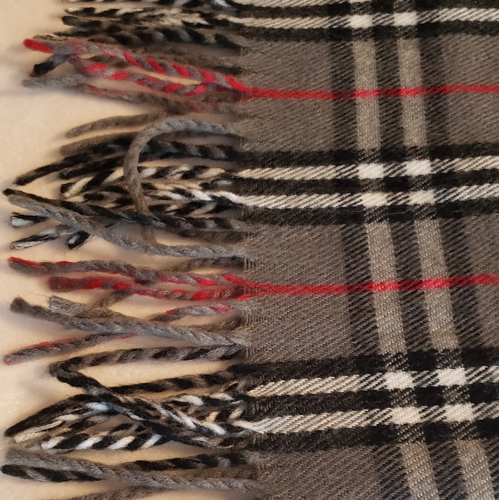Authentic Pre-owned Burberry Scarf - Picture 4 of 11